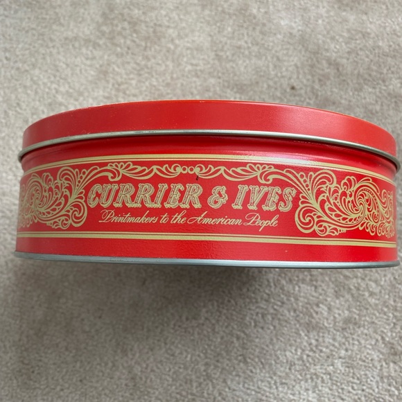 Vintage Currier & Ives Holiday container. - Picture 2 of 6